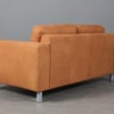 Lind møbler. To pers sofa, brun ruskind. 