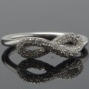 Georg Jensen, Infinity,  ring med brillanter Denne vare er sat til omsalg under nyt varenummer 4970530