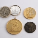 Ovide Yencesse m.fl. Fire medaljer / plaketter i bronze og metal (4)