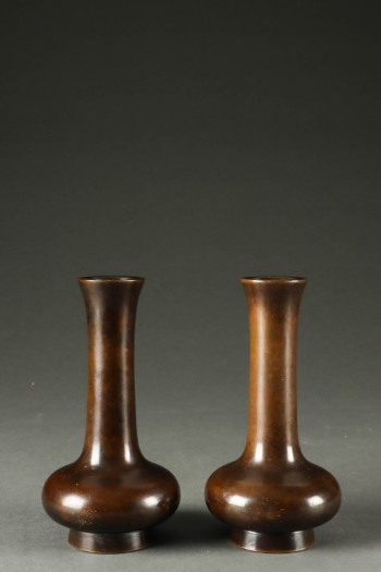 Et par japanske vaser af patineret bronze, ca. 1900 (2)