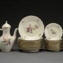 Royal Copenhagen. 'Frijsenborg' stel af porcelæn (74)