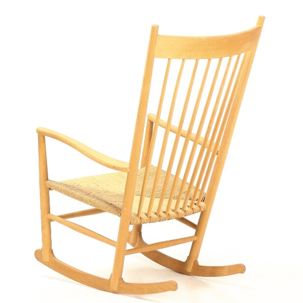 Hans J. Wegner. Gyngestol, model J16.
