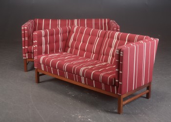 Erik Ole Jørgensen. Par to- pers. sofa, model EJ-315/2 (2)