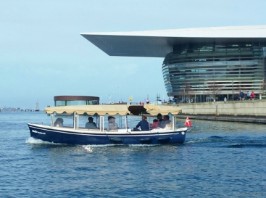 2 sejltur med Duffy Boats for personer i havn - Til fordel for Dansk Flygtningehjælp - Lauritz.com