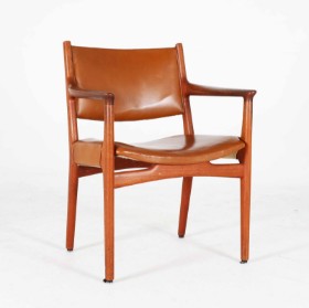 Hans J. Wegner (1914-2007) for Johannes Hansen: Armstol af teak, model JH525