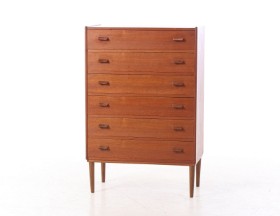 Carl Aage Skov for Munch Møbelfabrik. Teak chest of drawers, 1950-60s