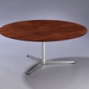Arne Jacobsen. Circular coffee table with veneered rosewood top, Ø 110 cm
