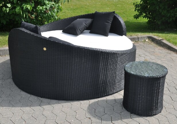 Mayfame. Havemøbler af sort polyrattan