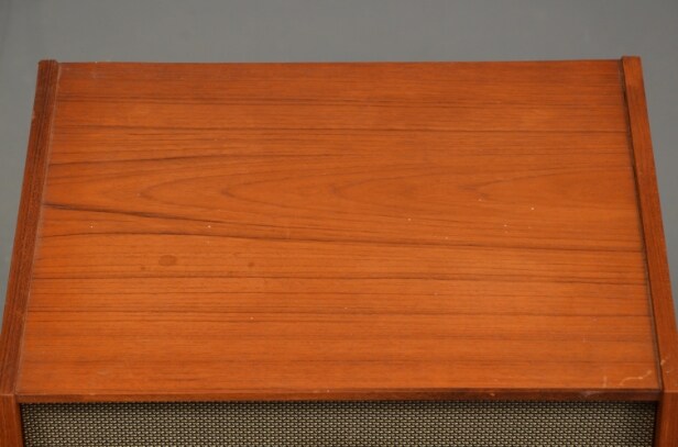 Bang & Olufsen: Højtaler i teak-kabinet, model 607, 1950'erne Denne vare er sat til omsalg under nyt varenummer 3030421