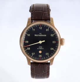 Meistersinger 'No. 03'. Automatisk herreur i bronze med sort skive, 2000'erne