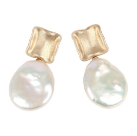 A pair of pearl earrings in gold-plated sterling silver. (2)