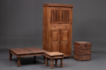 Indiske møbler af træ og jern (4)
