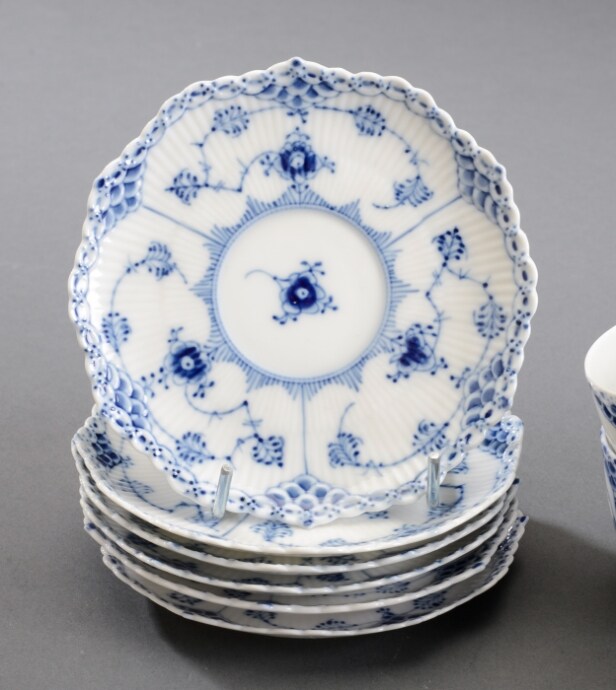 Royal Copenhagen. Musselmalet helblonde kaffekopper (12)