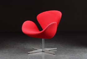 Arne Jacobsen. Armchair, 'The Swan', model 3320