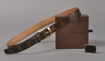 Louis Vuitton - bælte i monogram canvas Gucci pengeclips. -