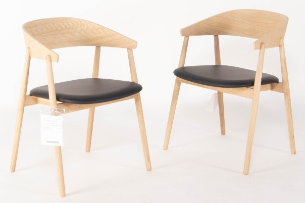 440. Andersen Furniture. To armstole, model AC2 af eg. (2)