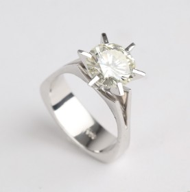 Solitaire brillantring af hvidguld, ca. 3.05 ct.