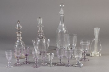 Samling ældre glas og karafler, Holmegaard m.fl. (17+3)