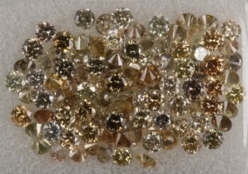 Samling uindfattede diamanter, ialt 3.06 ct.