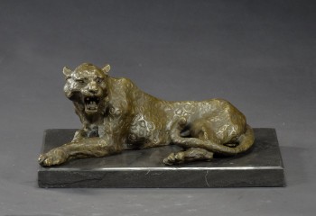 Bronzeskulptur, liggende Tiger