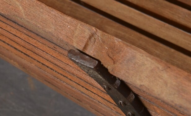 Havebænk af jern og teak