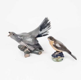 Bing & Grøndahl/Kgl. P: Pigeon and Bird. Two figurines of polychrome decorated porcelain.