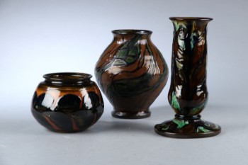 Herman A. Kähler. To vaser og en krukke af glaseret keramik (3)