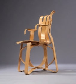 Frank O. Gehry. Stol med armlæn, 'Hat Trick Chair', Knoll