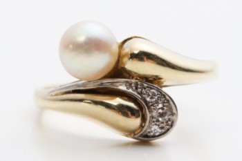 Vintage ring af 14 kt guld med perle samt brillianter