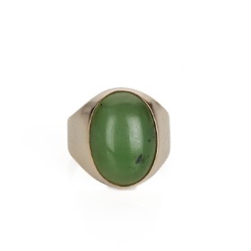 202407730 Gold ring with nephrite jade, Ringstr. 58.5