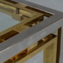 Sofabord af forkromet stål samt messing, bordplade af glas 