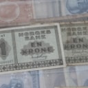Collection of banknotes in folder, including Russia and France (142)