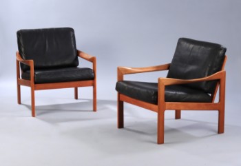 Illum Wikkelsø. Et par lænestole, teak, model 20, sort læder (2)