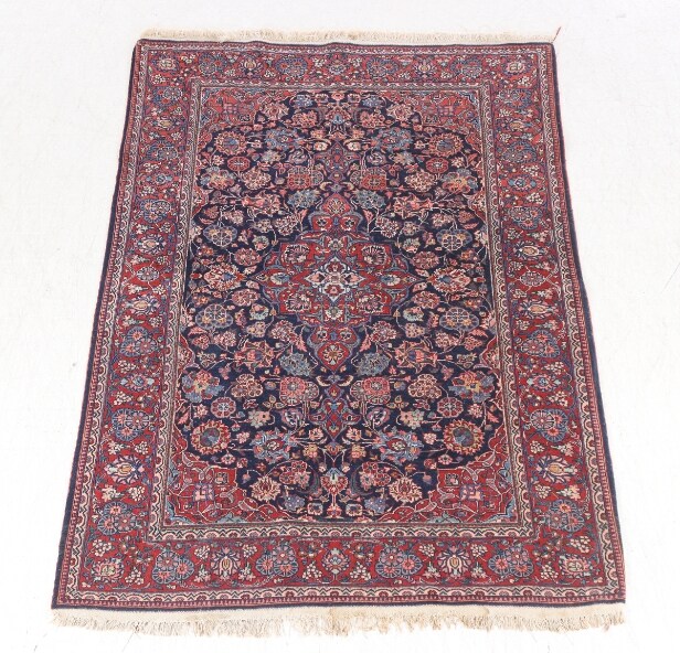 Persian Keshan carpet, 194 x 138 cm.