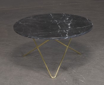 Dennis Marquart for OXDenmarq. Sofabord model O table