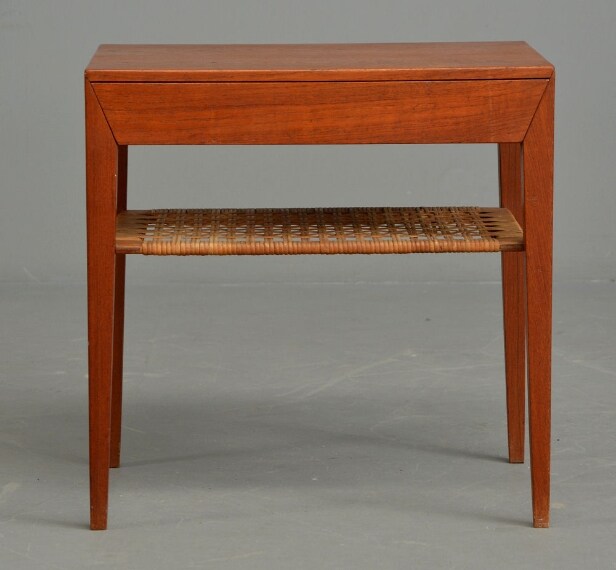 Severin Hansen Side /  Sengebord af teak m. flet - haslev Møbelfabrik