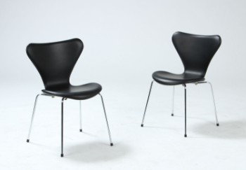 Arne Jacobsen. 7erne. Par spisestole, model 3107 (2)