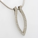 Halskæde af 14 kt hvidguld prydet med talrige brillantslebne diamanter på ca. 0.35 ct.