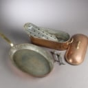 Henning Koppel for Georg Jensen m.fl. En samling pander/gryder af kobber (5)