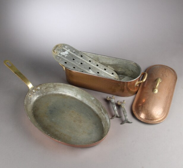 Henning Koppel for Georg Jensen m.fl. En samling pander/gryder af kobber (5)