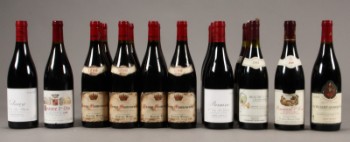 En samling Bourgogne rødvine, bl.a. Les Mitans Volnay og Nuit-Saint-Georges.