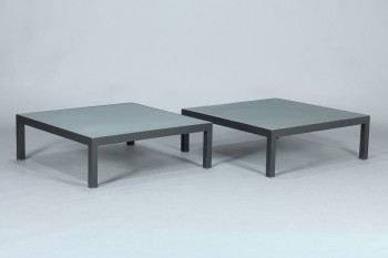 To lave kvadratiske sofaborde med plader af glas. (2)