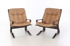 Elsa & Nordahl Solheim. Et par lænestole / loungechairs, model 'Kengu' (2)