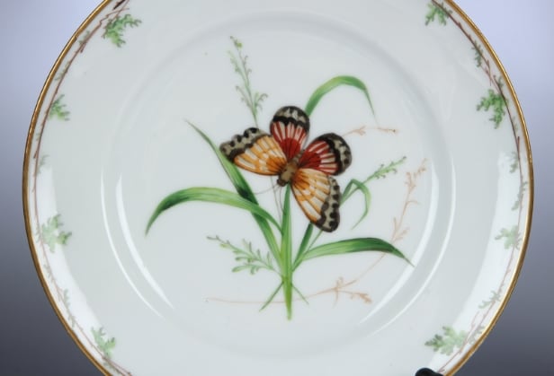 Royal Copenhagen. 'Butterfly' plates and bowl on foot, 19th century (7)