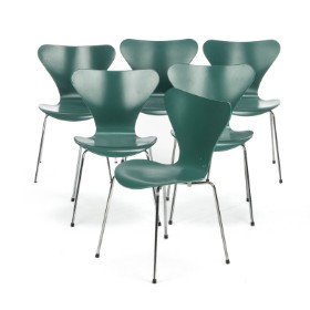 K-3018 - 013 - Arne Jacobsen. Six 'Seven' chairs, model 3107 (6)