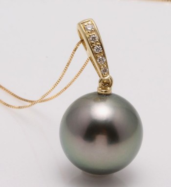 Tahiti pearl pendant in 14kt  gold with diamonds 0.04ct