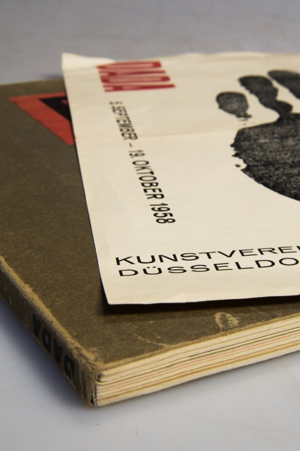 Konvolut Dada-Literatur, Hausmann: Am Anfang war Dada 1957, Katalog und Ausstellungsplakat Kunstverein Düsseldorf 1958, Arp/ Tzara: Die Geburt des Dada (4)