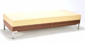 Hestbæk: Daybed / dobbelt sovebriks af valnød, model 410