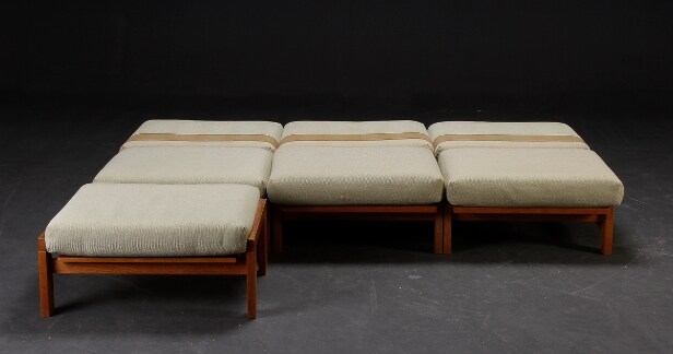 Hans J. Wegner f. 1914 - 2007. Getama stole/seng samt skammel.(4)