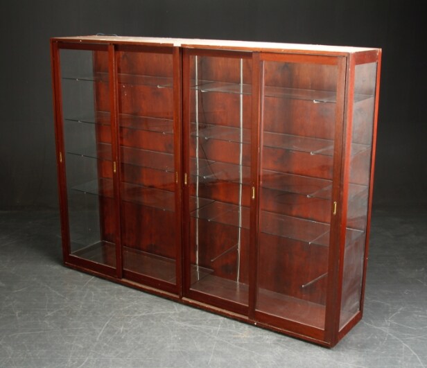 Stor vitrine/udstillingsskab
